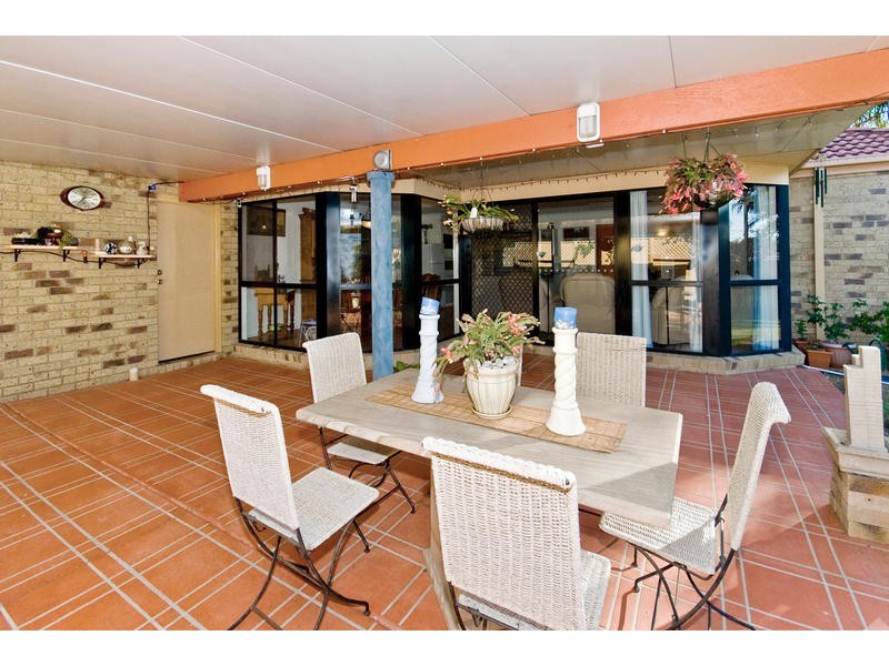 13 Carlos Street, Hillcrest QLD 4118