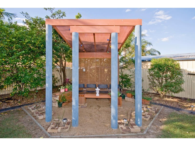 13 Carlos Street, Hillcrest QLD 4118