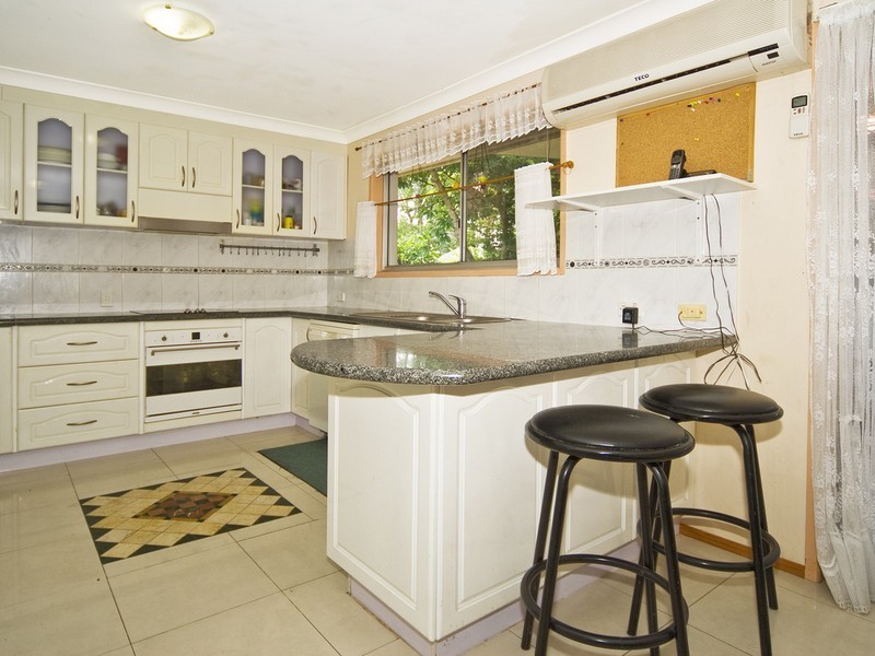 72 Peverell Street, Hillcrest QLD 4118