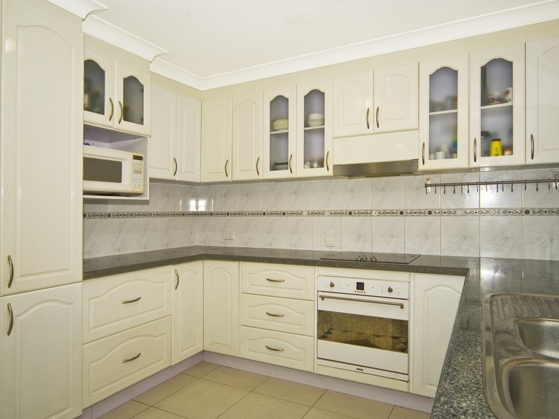 72 Peverell Street, Hillcrest QLD 4118