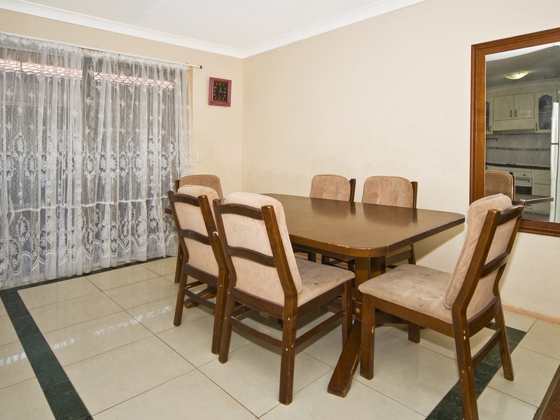 72 Peverell Street, Hillcrest QLD 4118