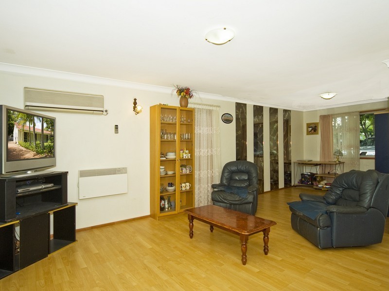 72 Peverell Street, Hillcrest QLD 4118