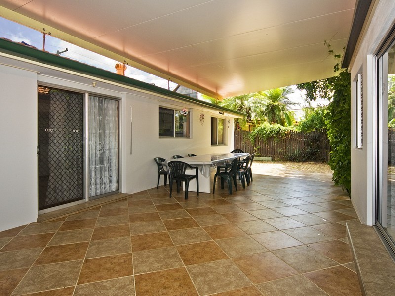 72 Peverell Street, Hillcrest QLD 4118