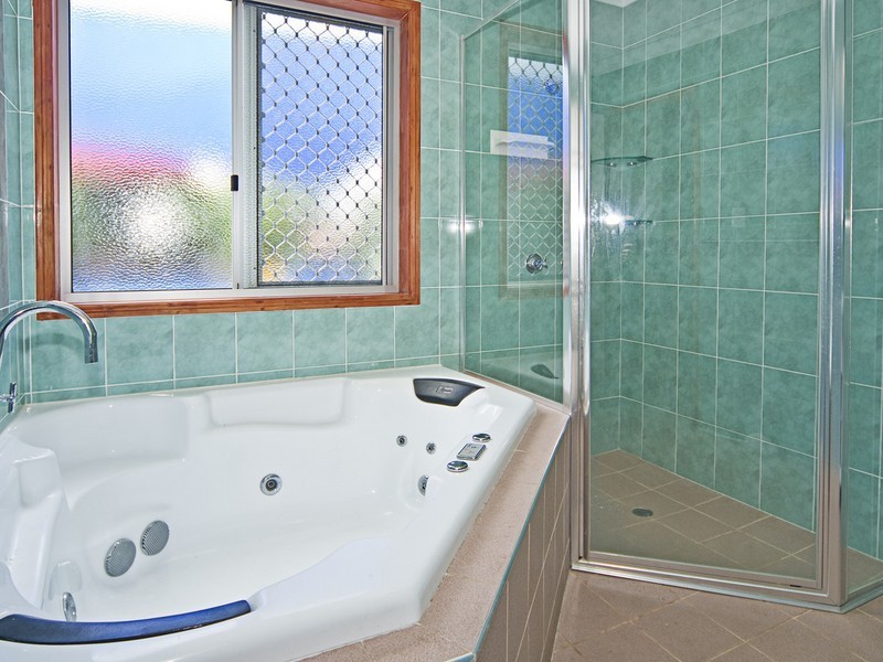 72 Peverell Street, Hillcrest QLD 4118