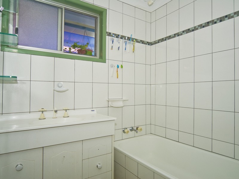 72 Peverell Street, Hillcrest QLD 4118