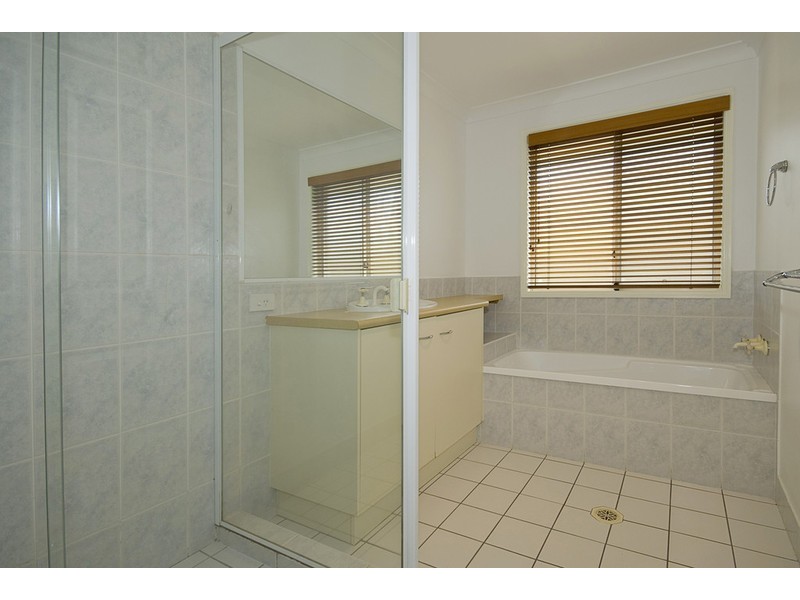 22 Dampier Cres, Drewvale QLD 4116