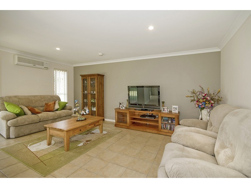 42 Gippsland Circuit, Forest Lake QLD 4078