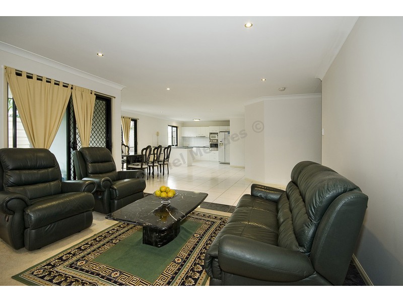 2 Dulwich Place, Creekwood, Forest Lake QLD 4078