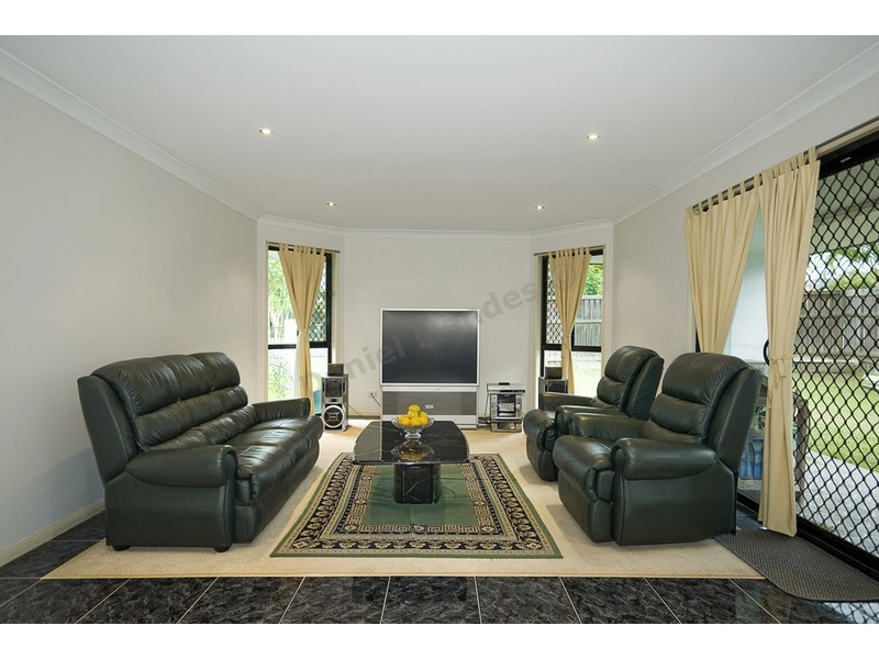 2 Dulwich Place, Creekwood, Forest Lake QLD 4078