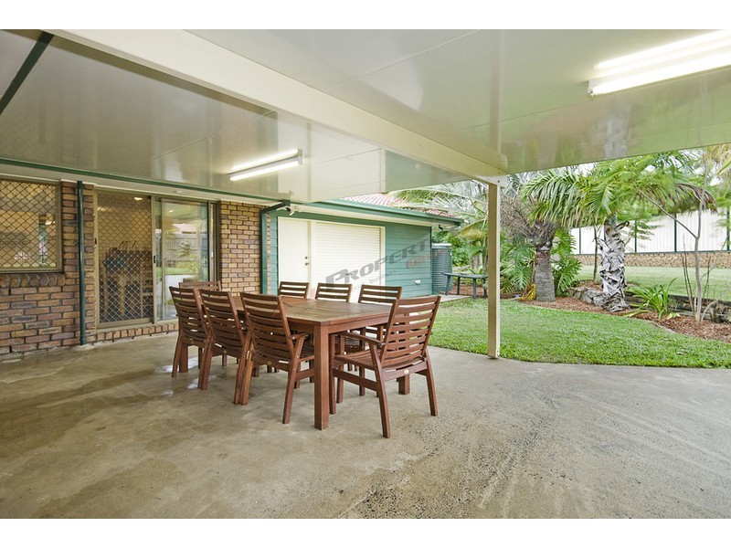 2 Watling Street, Hillcrest QLD 4118