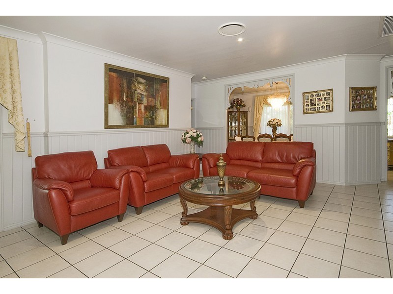 62 Lincoln Green Drive, Forestdale QLD 4118