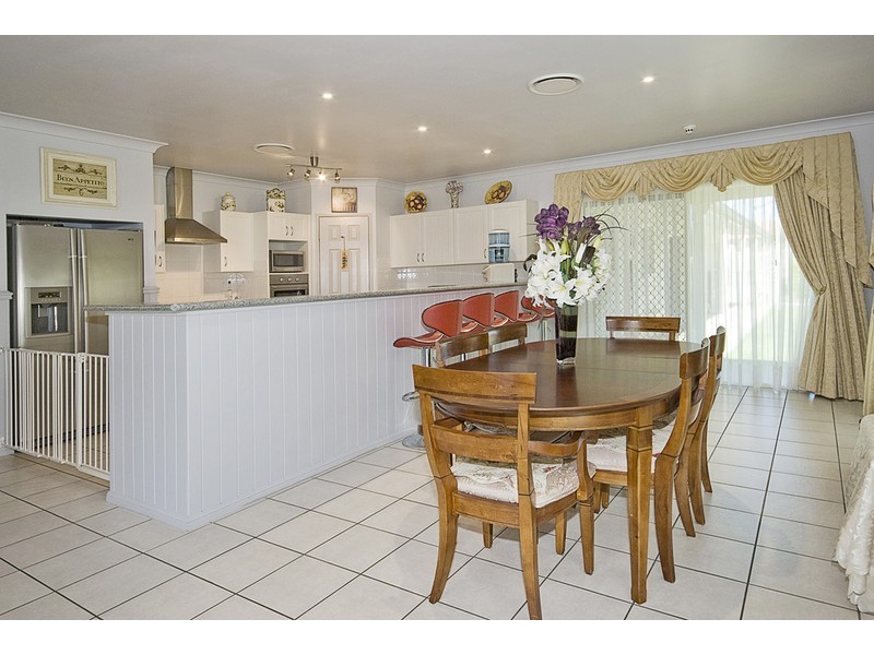 62 Lincoln Green Drive, Forestdale QLD 4118