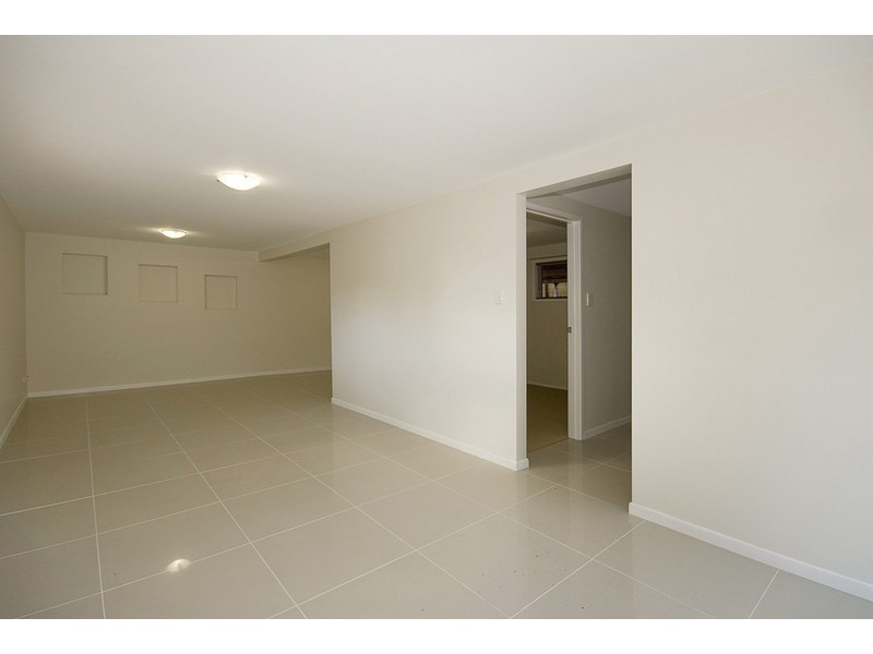 6 LIMA ST, Edens Landing QLD 4207