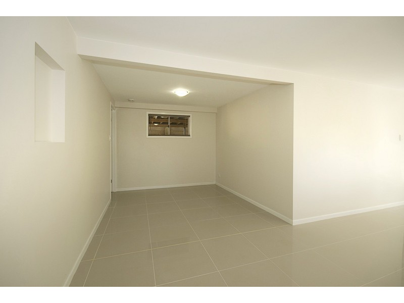 6 LIMA ST, Edens Landing QLD 4207