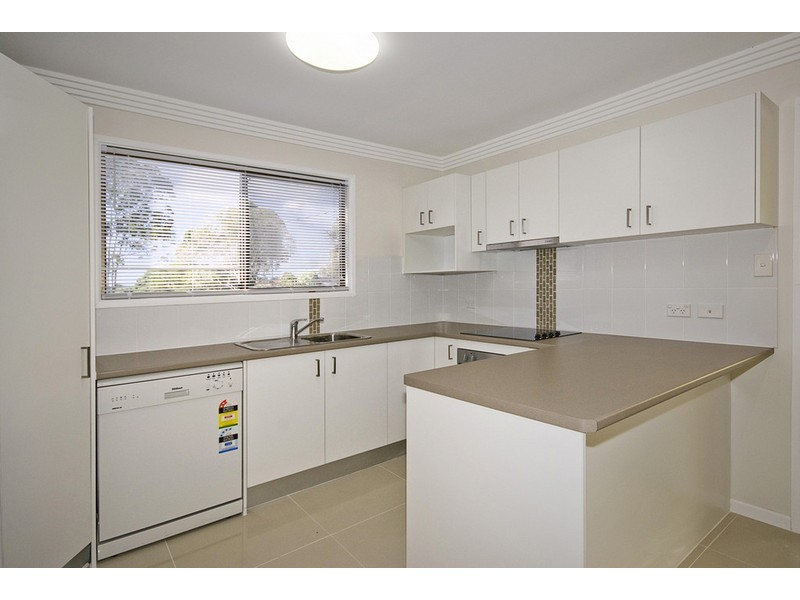 6 LIMA ST, Edens Landing QLD 4207