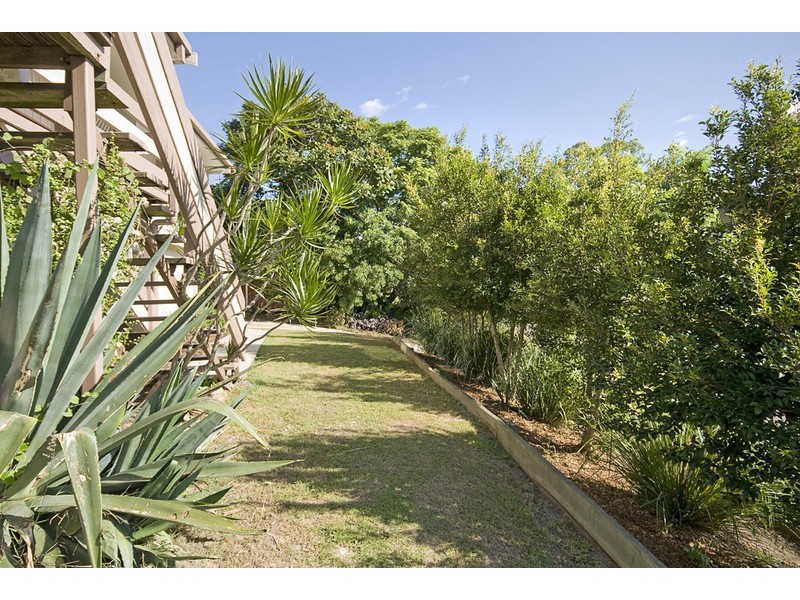 6 LIMA ST, Edens Landing QLD 4207