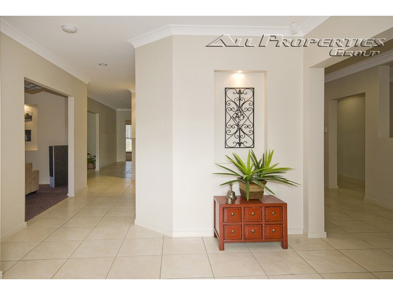 41 Laurel Street, Heathwood QLD 4110