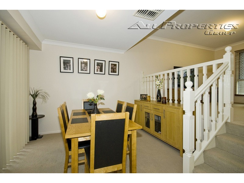 16 Lawson Place, Forest Lake QLD 4078