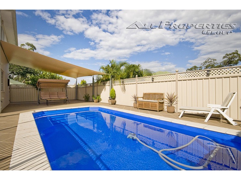 16 Lawson Place, Forest Lake QLD 4078