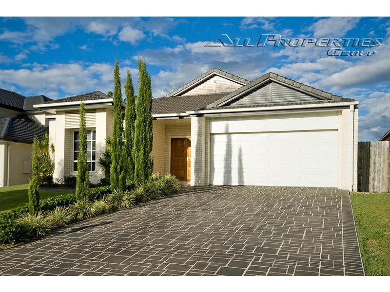 8 Cobourg Street, Forest Lake QLD 4078