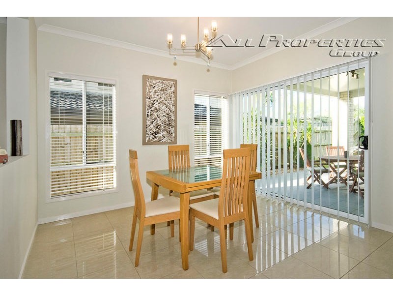 8 Cobourg Street, Forest Lake QLD 4078