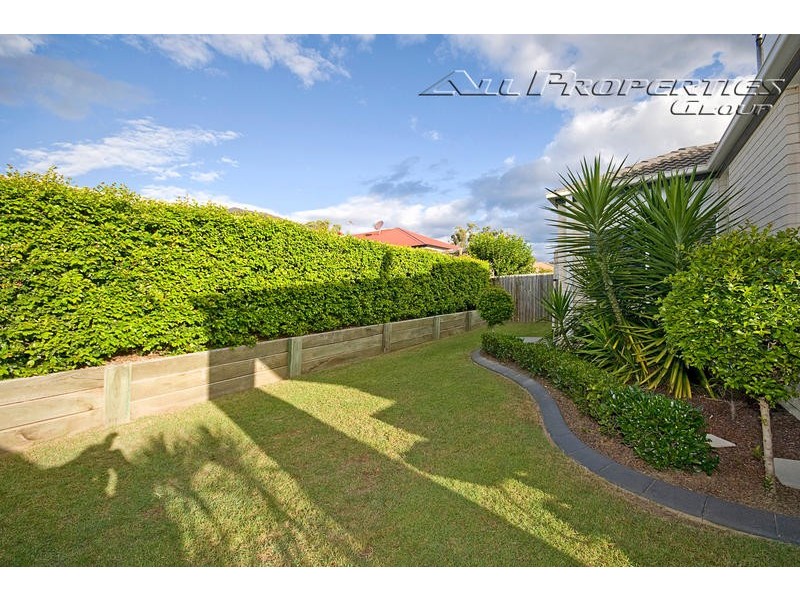 8 Cobourg Street, Forest Lake QLD 4078