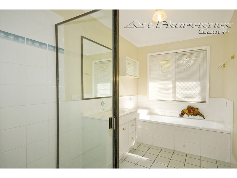 8 Freycinet Ct, Loganholme QLD 4129