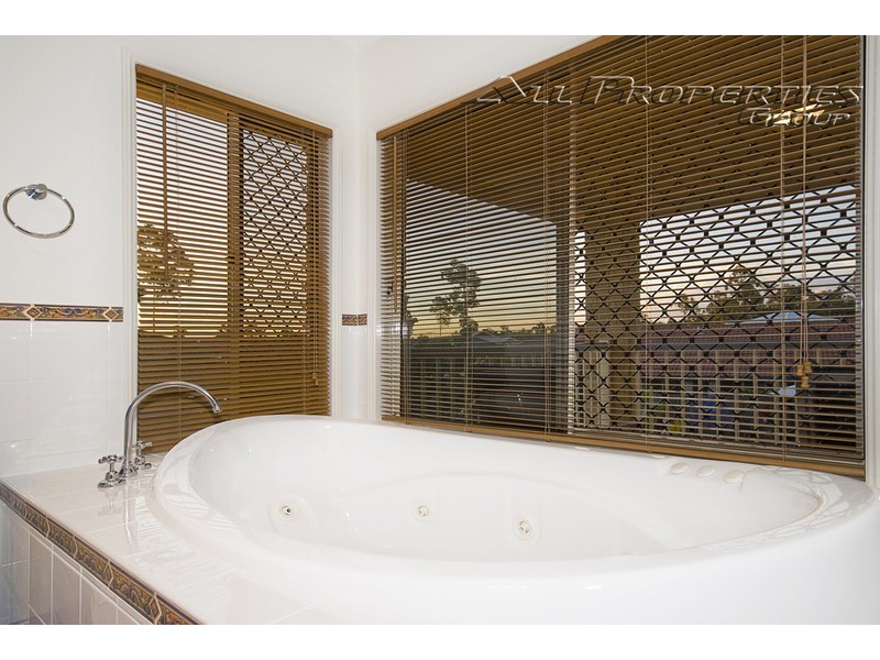 12 Janus Gr, Springfield Lakes QLD 4300