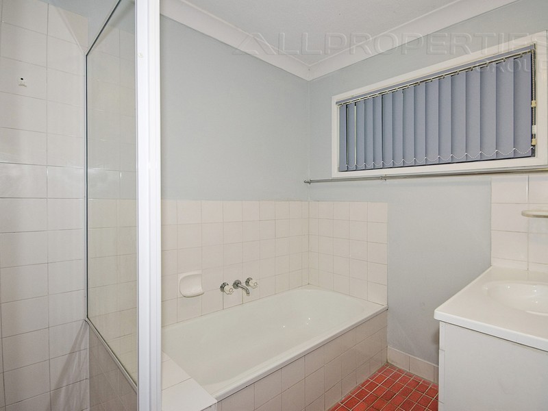 13 Augusta Street, Crestmead QLD 4132