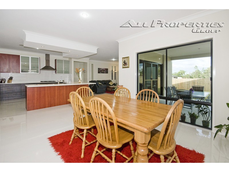 70 Parkwood Drive, Heathwood QLD 4110