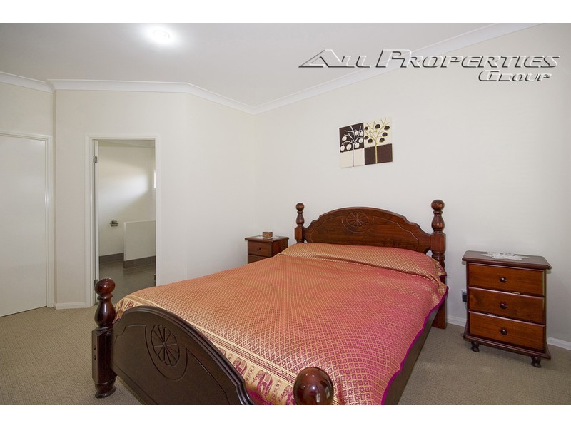 70 Parkwood Drive, Heathwood QLD 4110