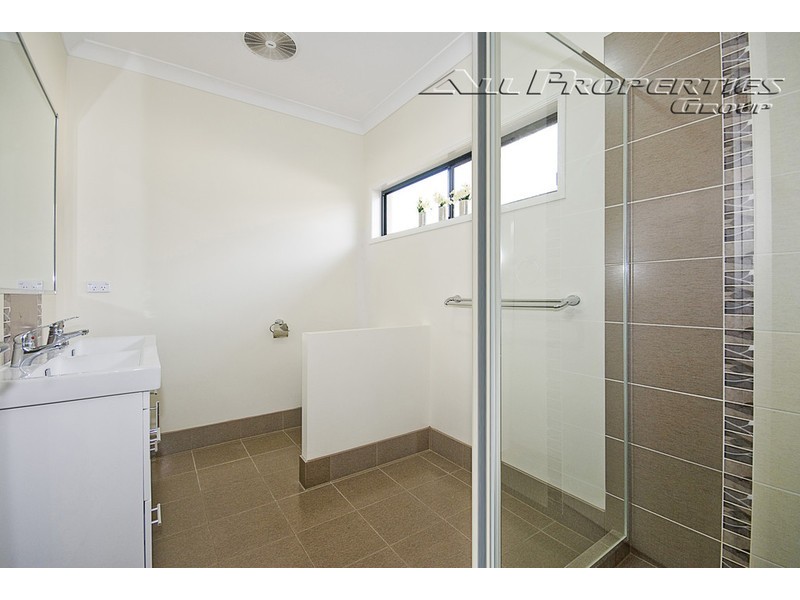 70 Parkwood Drive, Heathwood QLD 4110