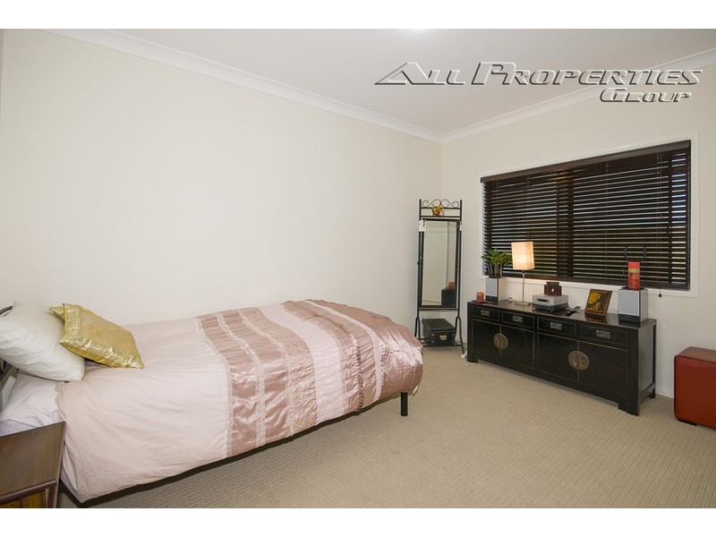 70 Parkwood Drive, Heathwood QLD 4110