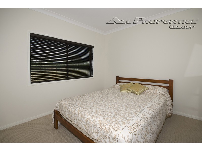 70 Parkwood Drive, Heathwood QLD 4110