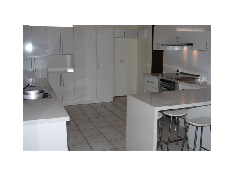 28-30 Sheriff Street, Forestdale QLD 4118