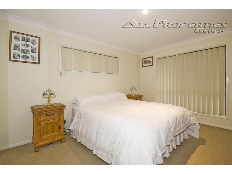 1 Hattah, Parkinson QLD 4115