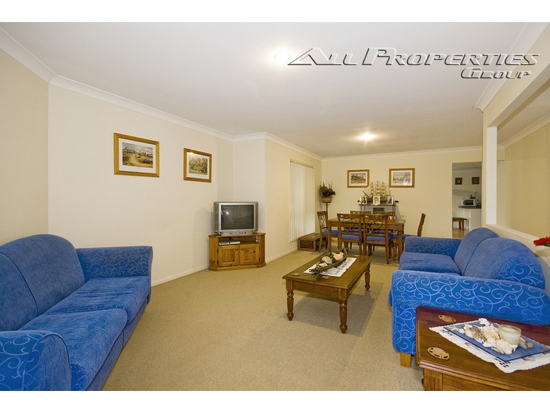 1 Hattah, Parkinson QLD 4115