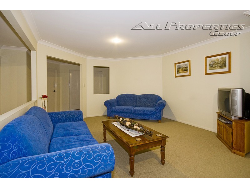 1 Hattah, Parkinson QLD 4115