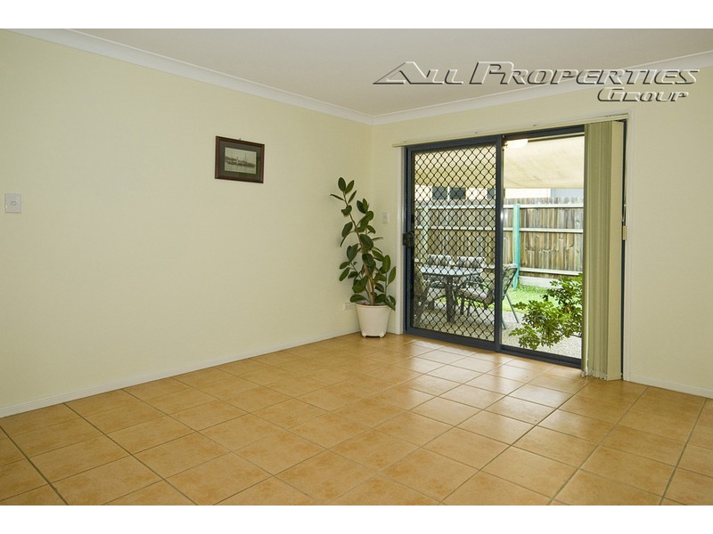 1 Hattah, Parkinson QLD 4115