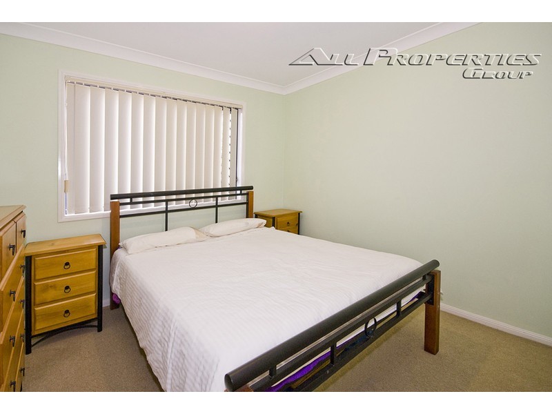 1 Hattah, Parkinson QLD 4115