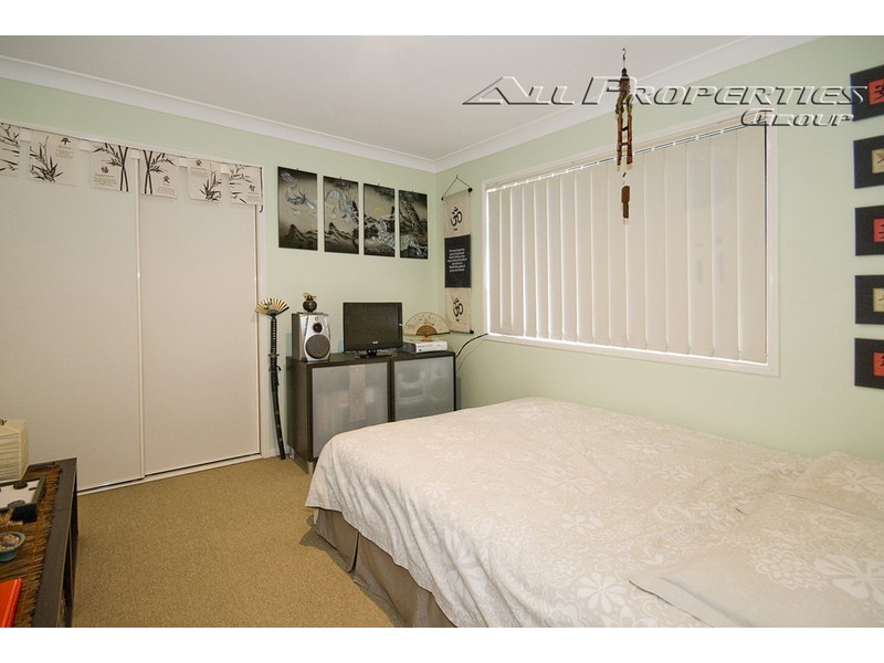 1 Hattah, Parkinson QLD 4115