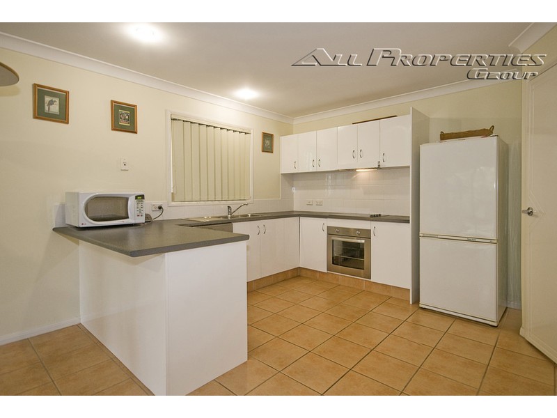 1 Hattah, Parkinson QLD 4115