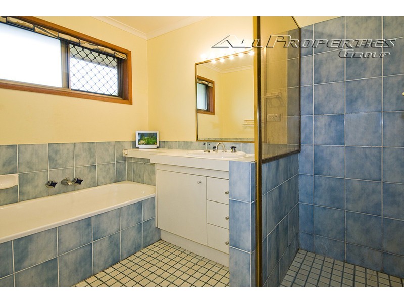 29 Bluegum Drive, Camira QLD 4300