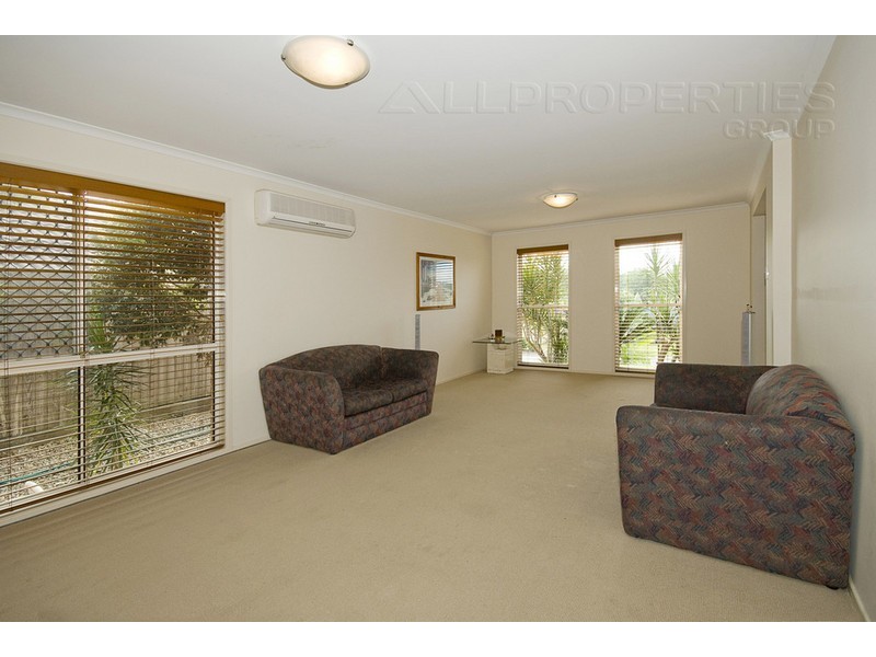 33 Dampier Cres, Drewvale QLD 4116