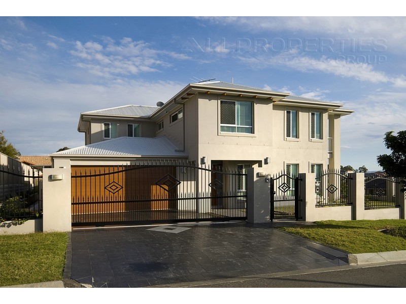 3 Larapinta Cct, Parkinson QLD 4115