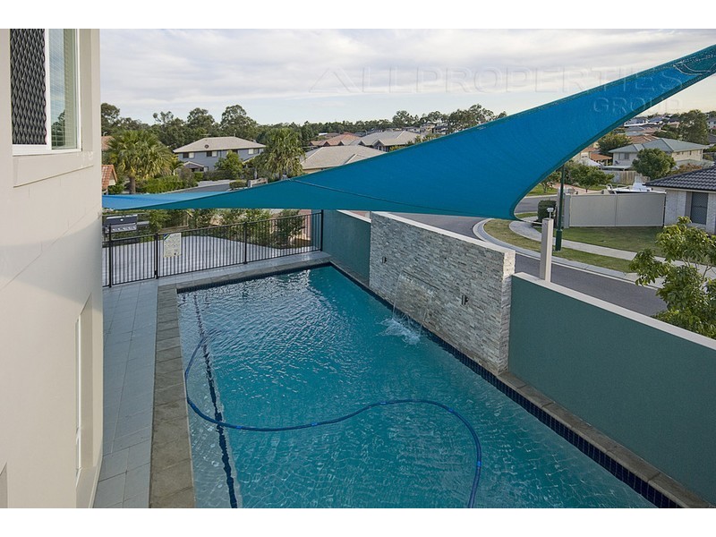 3 Larapinta Cct, Parkinson QLD 4115