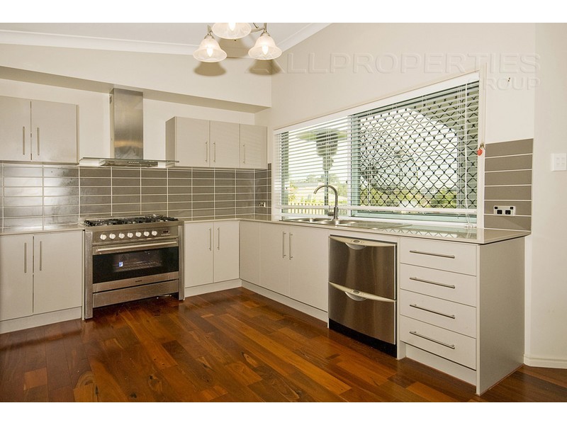 3 Larapinta Cct, Parkinson QLD 4115