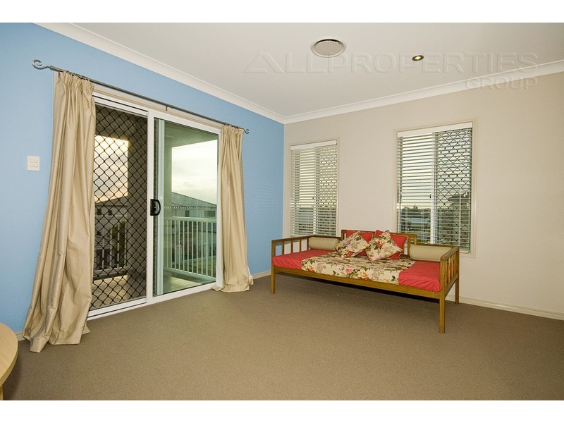 3 Larapinta Cct, Parkinson QLD 4115