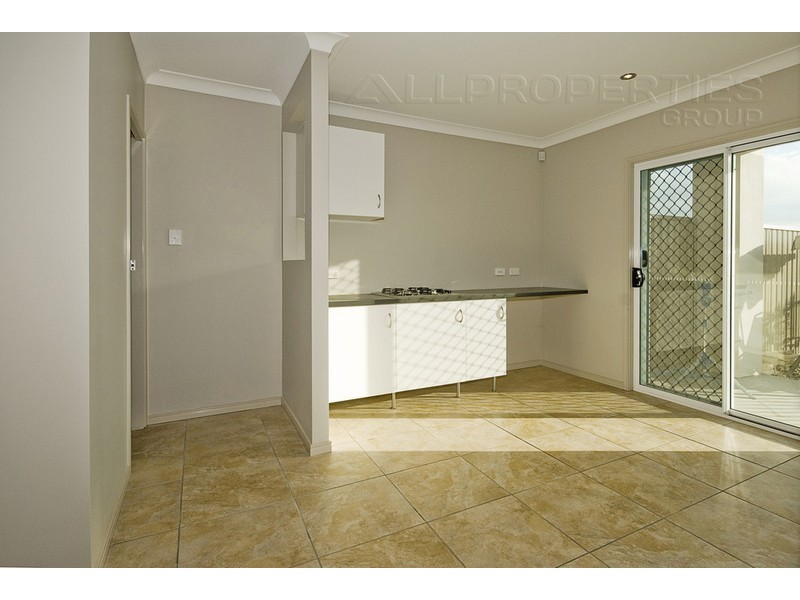 3 Larapinta Cct, Parkinson QLD 4115