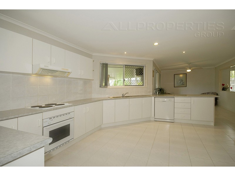 57 Ontario, Parkinson QLD 4115